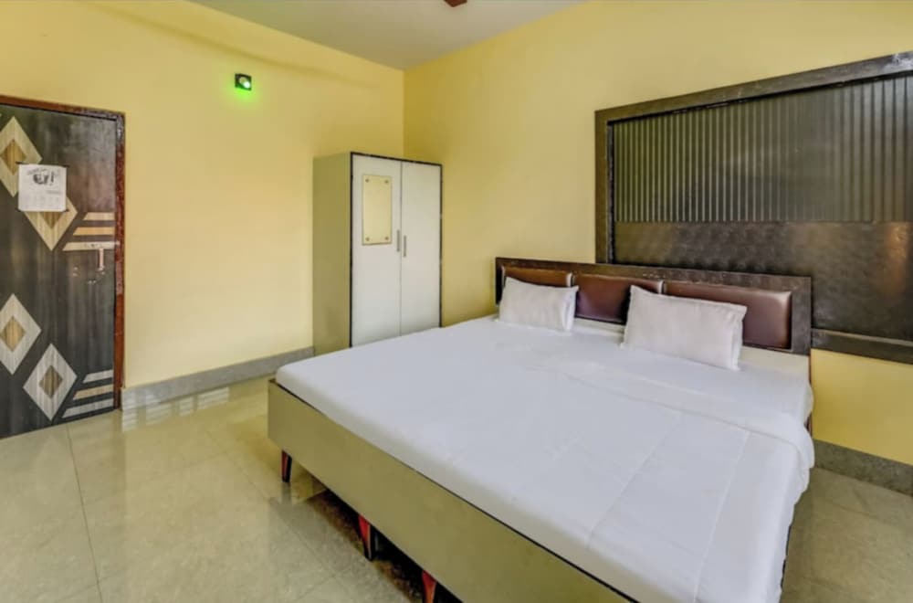 dhamstay hotel moon near niladri beach