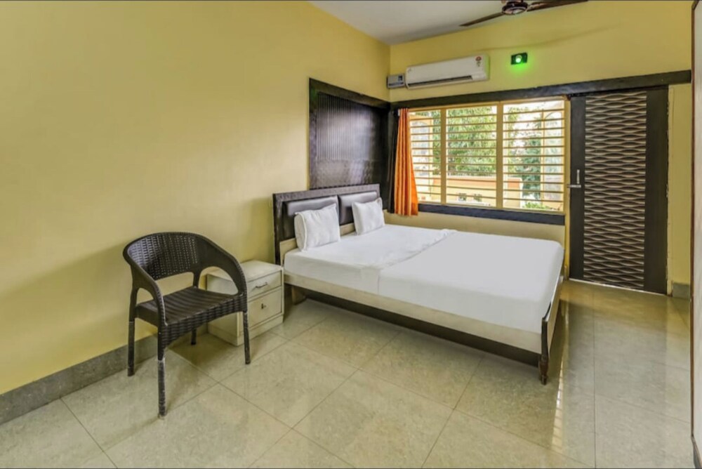 dhamstay hotel moon near niladri beach