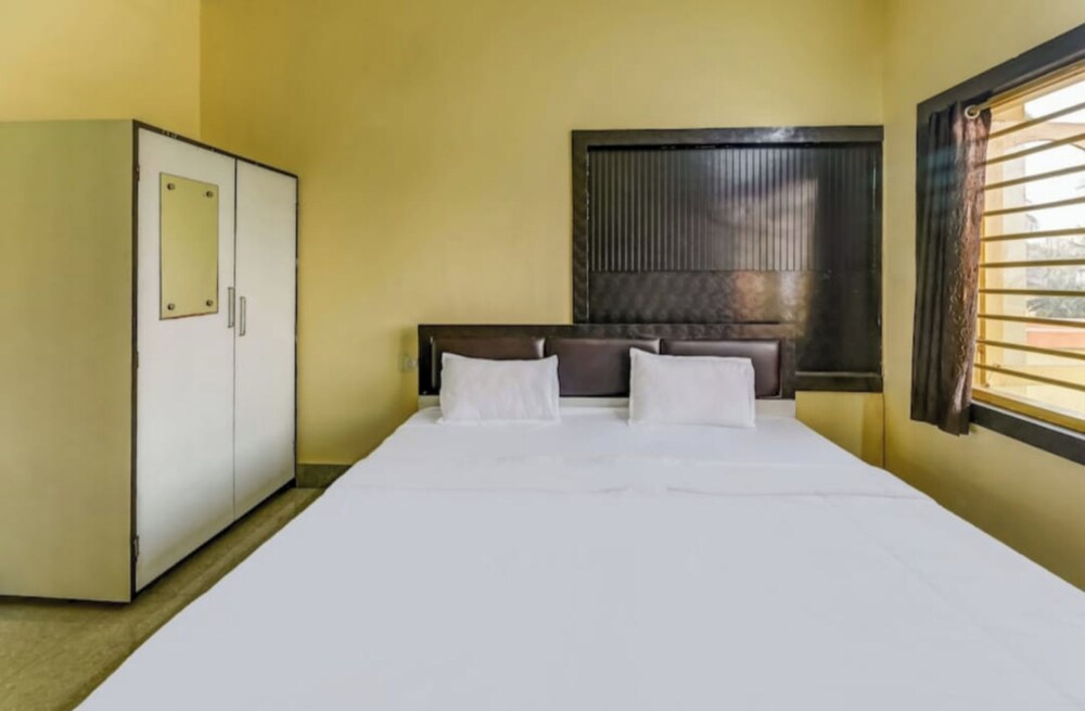 dhamstay hotel moon near niladri beach