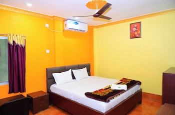 dhamstay hotel sahoo palace near beach