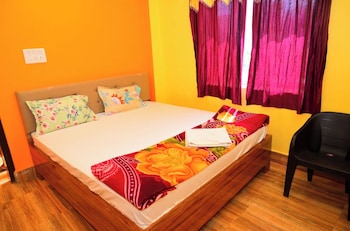 dhamstay hotel sahoo palace near beach