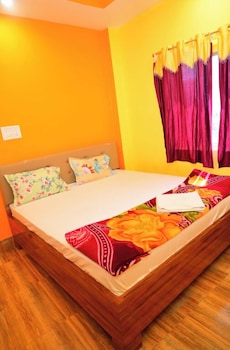 dhamstay hotel sahoo palace near beach