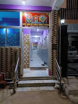 dhamstay hotel glory near golden beach