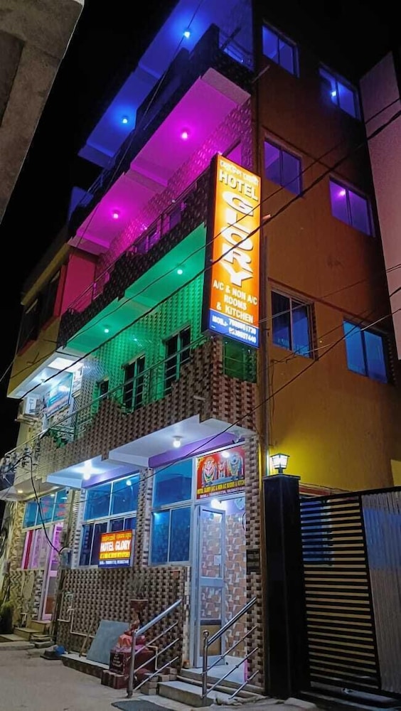 dhamstay hotel glory near golden beach