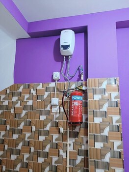 dhamstay hotel glory near golden beach