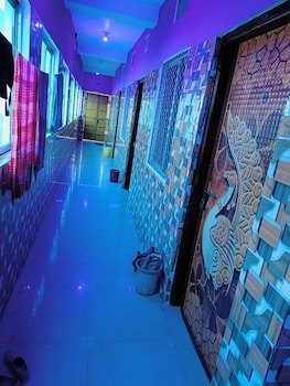 dhamstay hotel glory near golden beach