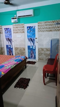 dhamstay hotel glory near golden beach