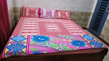 dhamstay hotel glory near golden beach