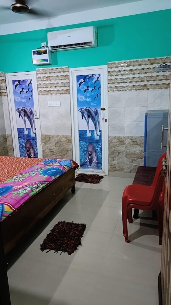 dhamstay hotel glory near golden beach