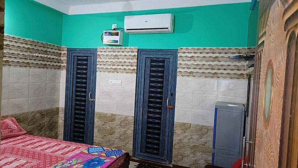 dhamstay hotel glory near golden beach