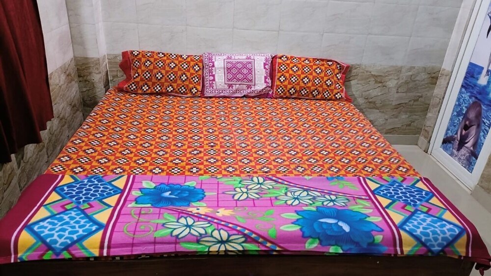 dhamstay hotel glory near golden beach