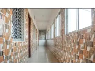 dhamstay hotel glory near golden beach