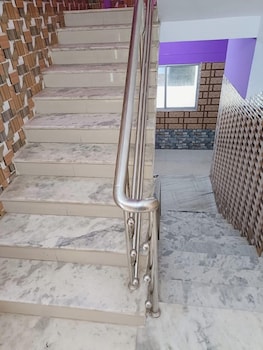 dhamstay hotel glory near golden beach