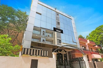 comfortable stayss at varanasi cantt