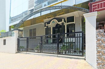 comfortable stayss at varanasi cantt