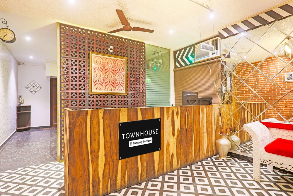 comfortable stayss at varanasi cantt