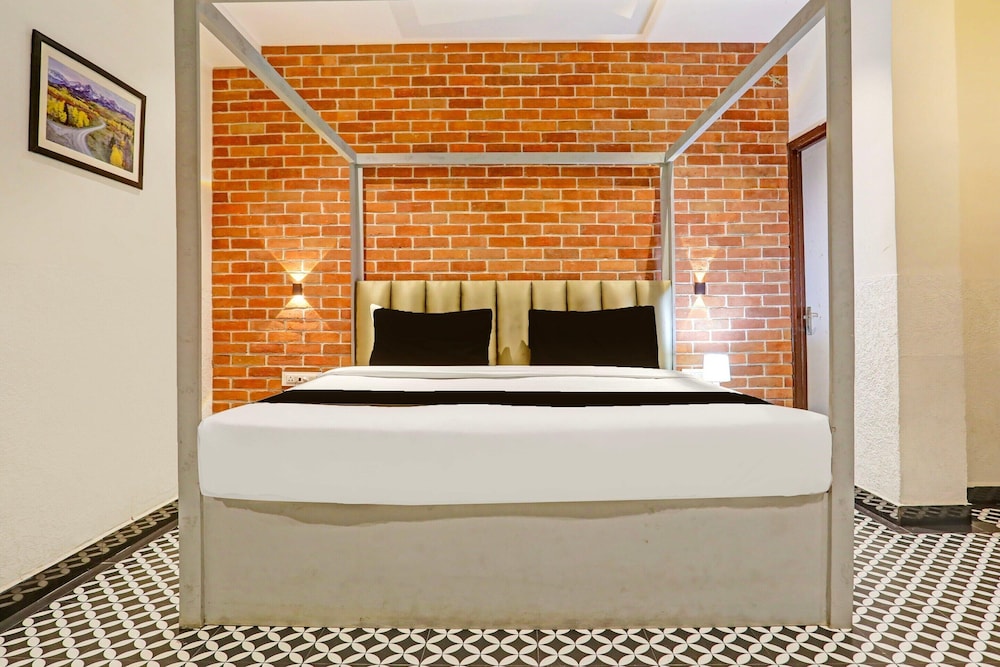 comfortable stayss at varanasi cantt