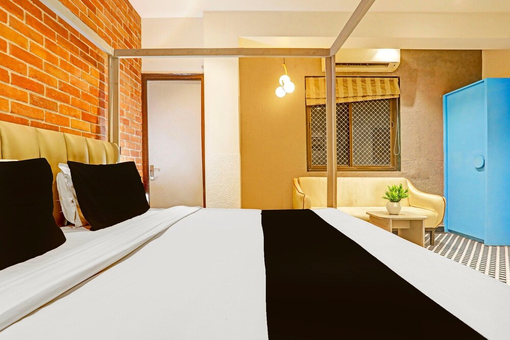 comfortable stayss at varanasi cantt