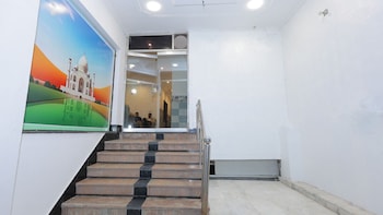 hotel zovo agra