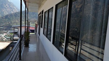 mandakini valley resort