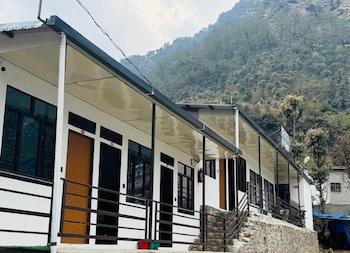 mandakini valley resort