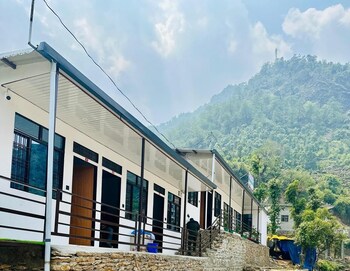 mandakini valley resort