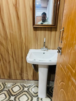 mandakini valley resort