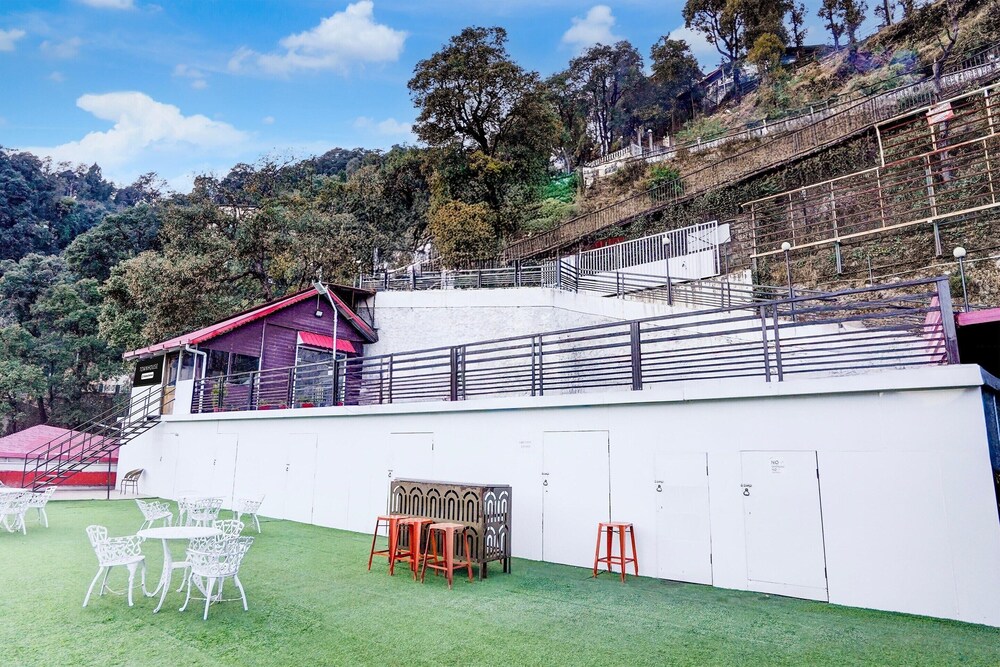 blissful mountain view near mall road