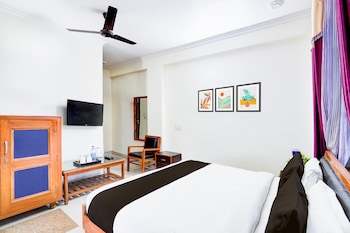 blissful mountain view near mall road