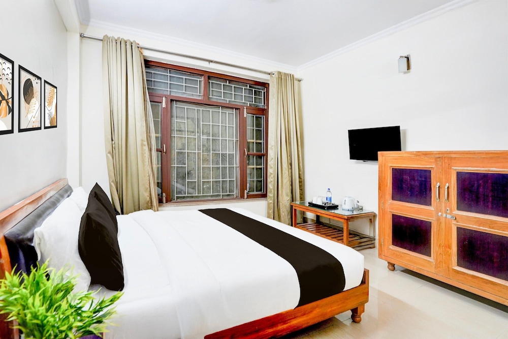 blissful mountain view near mall road