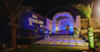 orchha river stone resort