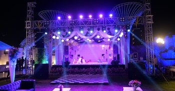 orchha river stone resort