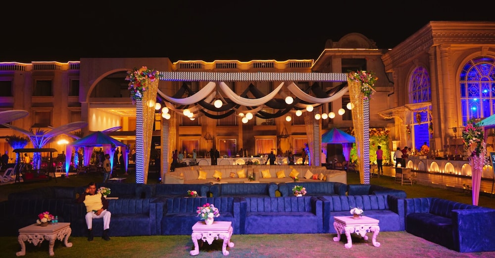 orchha river stone resort