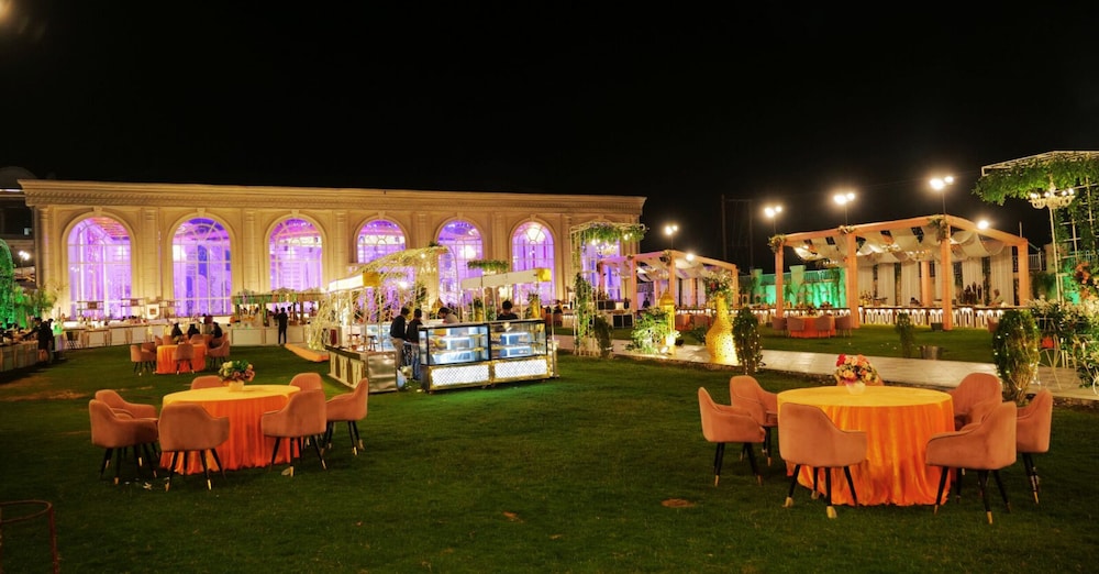 orchha river stone resort