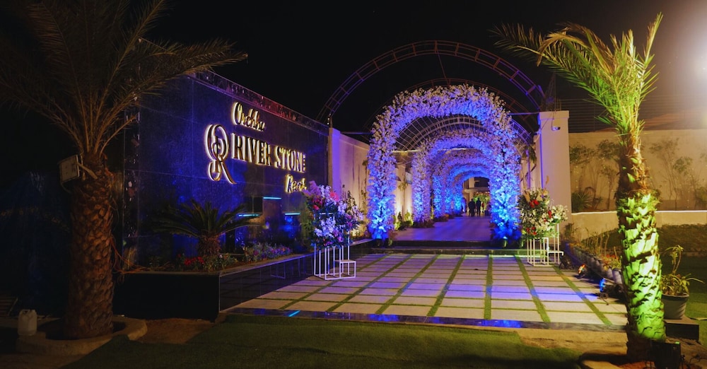 orchha river stone resort