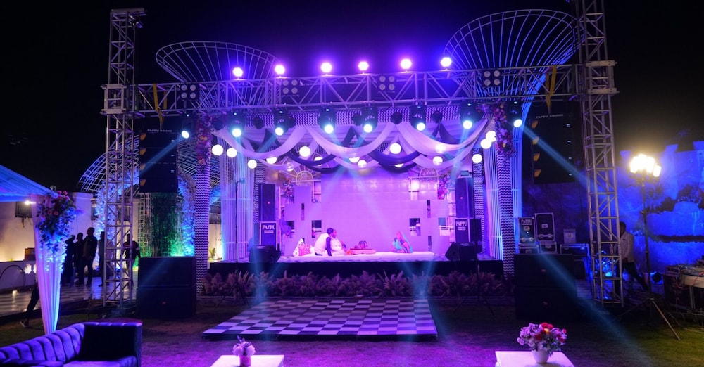 orchha river stone resort