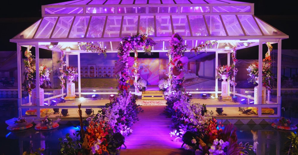 orchha river stone resort