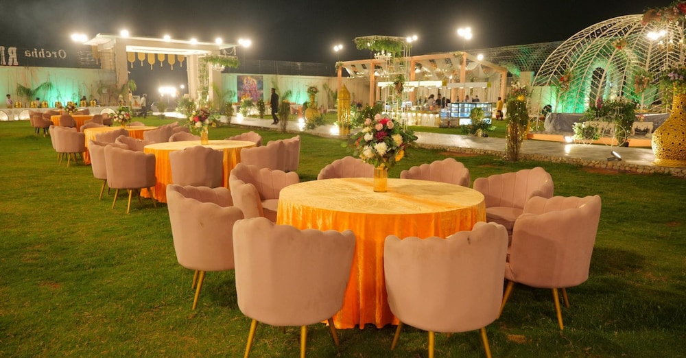 orchha river stone resort