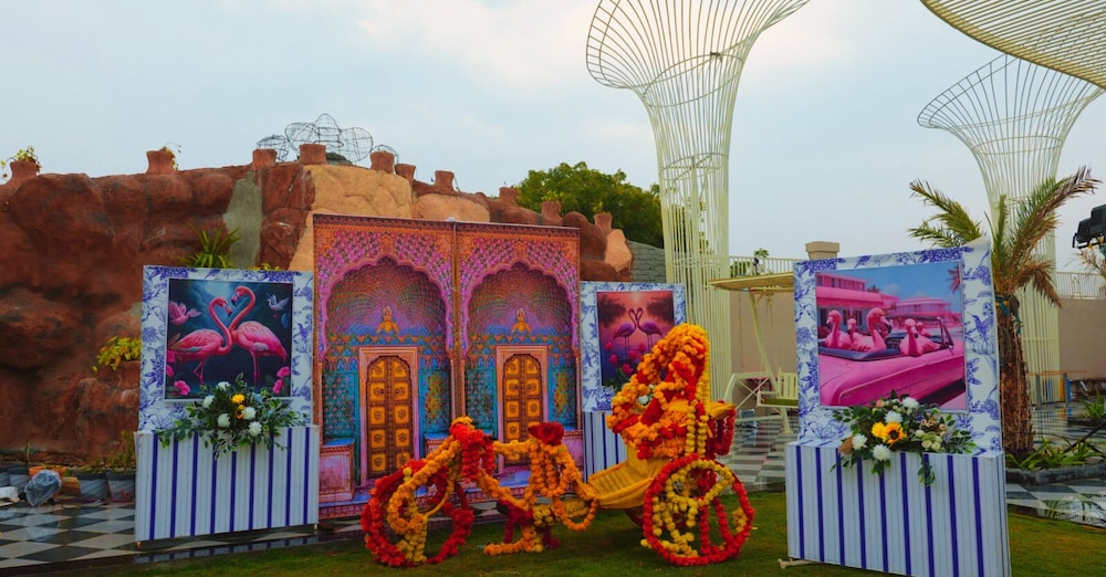 orchha river stone resort