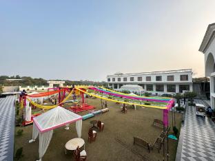 orchha river stone resort