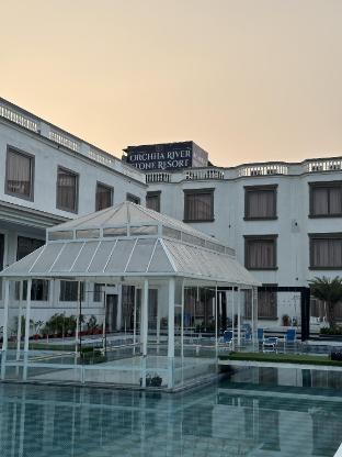 orchha river stone resort