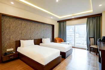 premium stays near phoenix mall