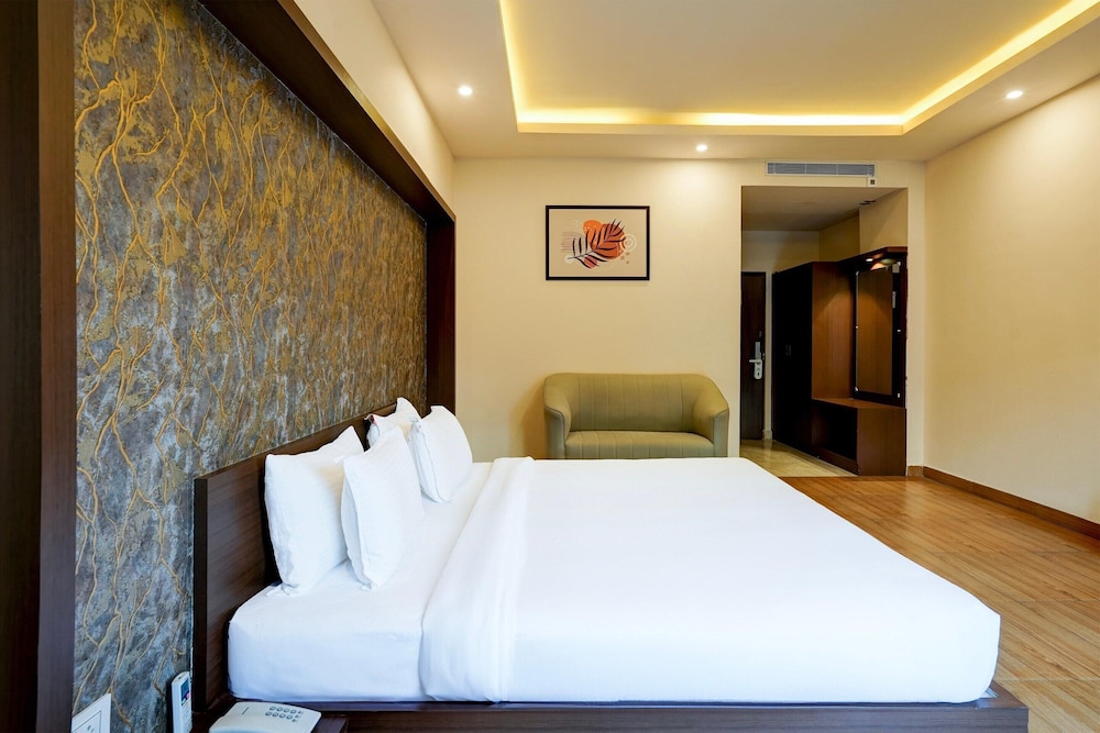 premium stays near phoenix mall