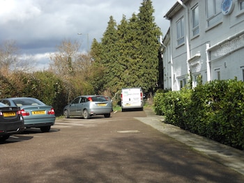 the gatwick white house hotel