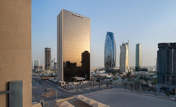 Radisson Blu Hotel, Riyadh Al Sahafa,,4 star
