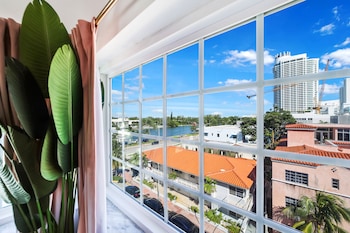 Le Particulier Miami,4130 Collins Ave,3 star