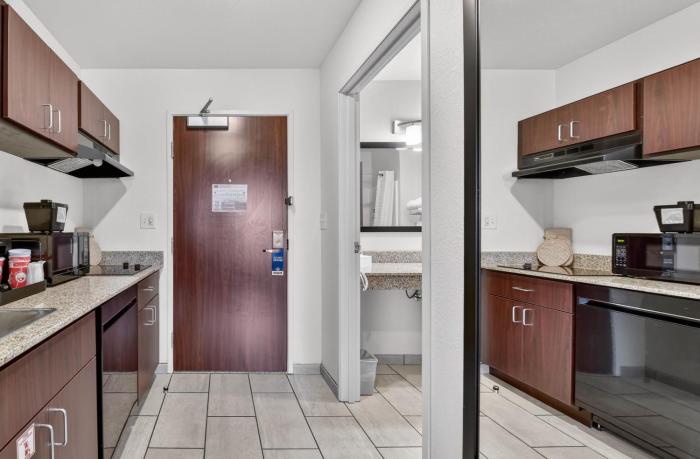 cobblestone hotel and suites eaton