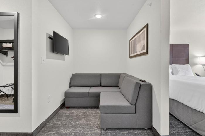 cobblestone hotel and suites eaton