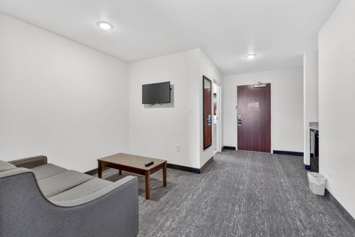cobblestone hotel and suites eaton