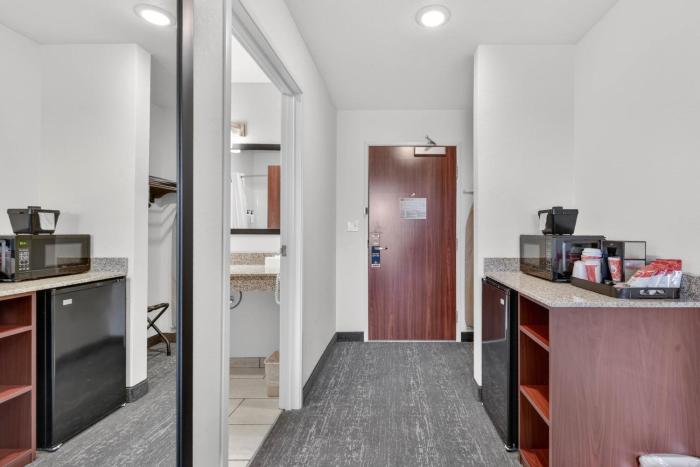 cobblestone hotel and suites eaton